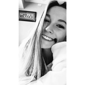 Meet your Posher, Addy